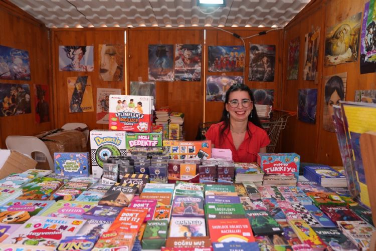 Erdemli�de kitap g�nlerine yo�un ilgi