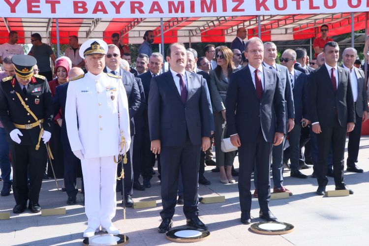 Cumhuriyet Bayram kutlamalar elenk sunumuyla balad