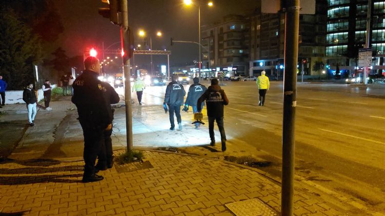 Polis motosikleti ekici ile arpt: 1 polis ehit oldu, 1 polis yaraland