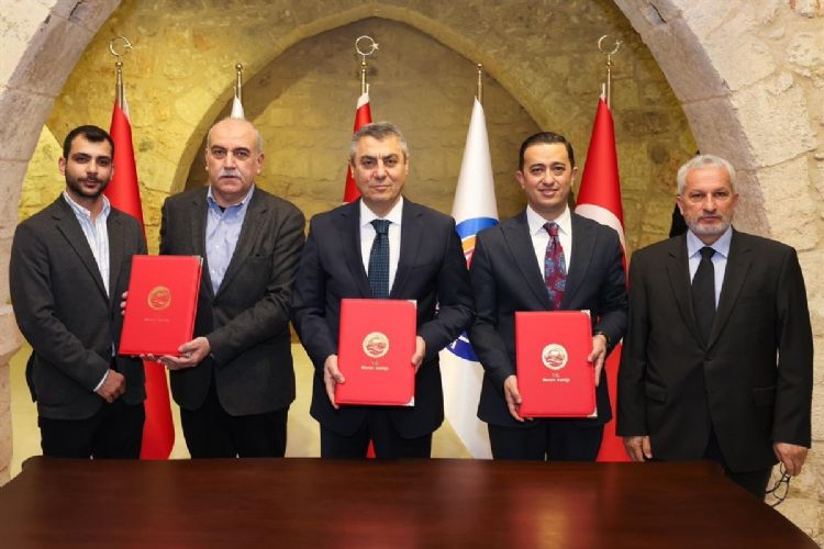 Mersin’de sa�l��a �ifte destek��